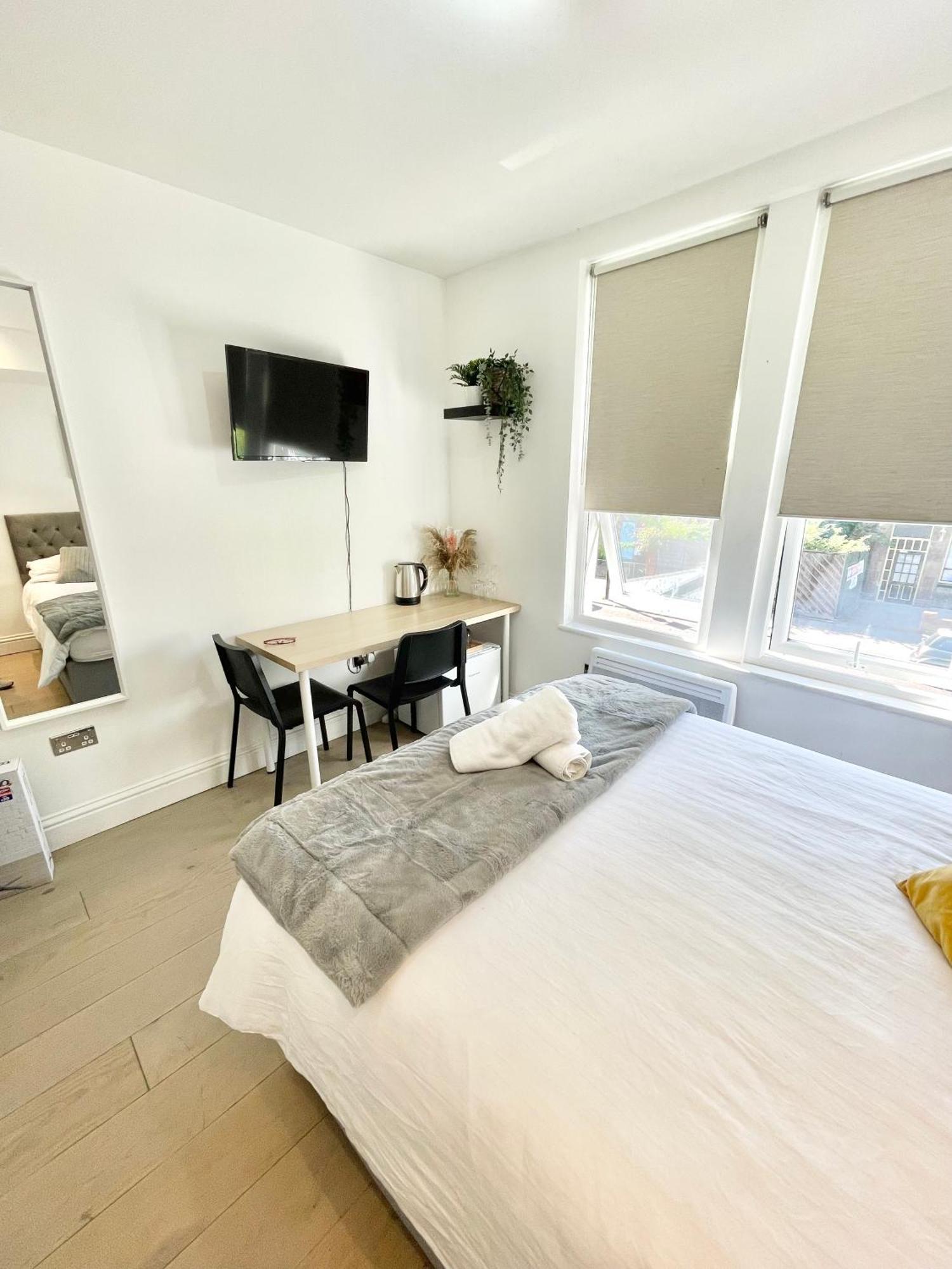 Cosy En-Suite Room In Stratford Londres Exterior foto